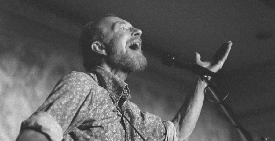 Pete Seeger performs at a convention of The Public Citizen in Washington, DC in 1981.