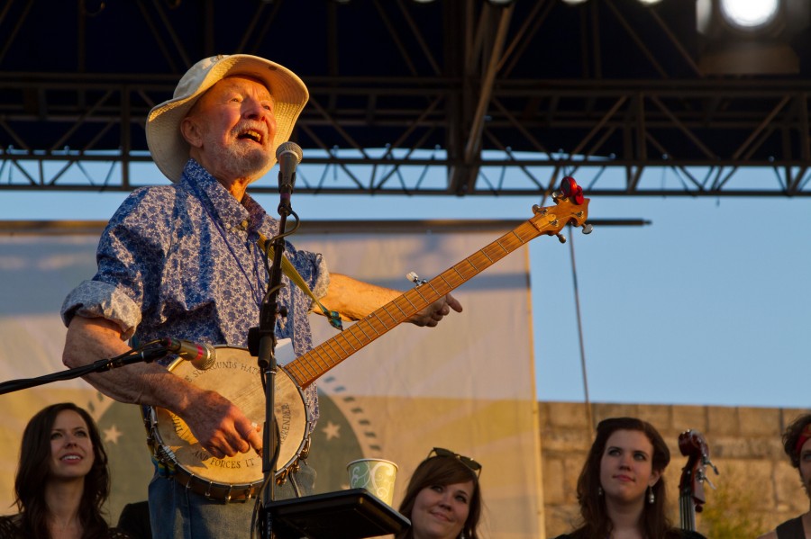 Pete Seeger closes out the 2011 Newport Folk Festival.