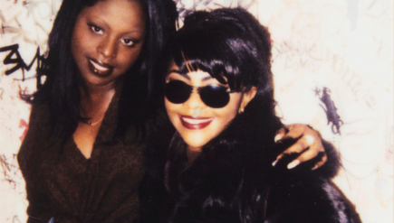 This 1996 image of Foxy Brown and Lil' Kim has been acquired by the Smithsonian.