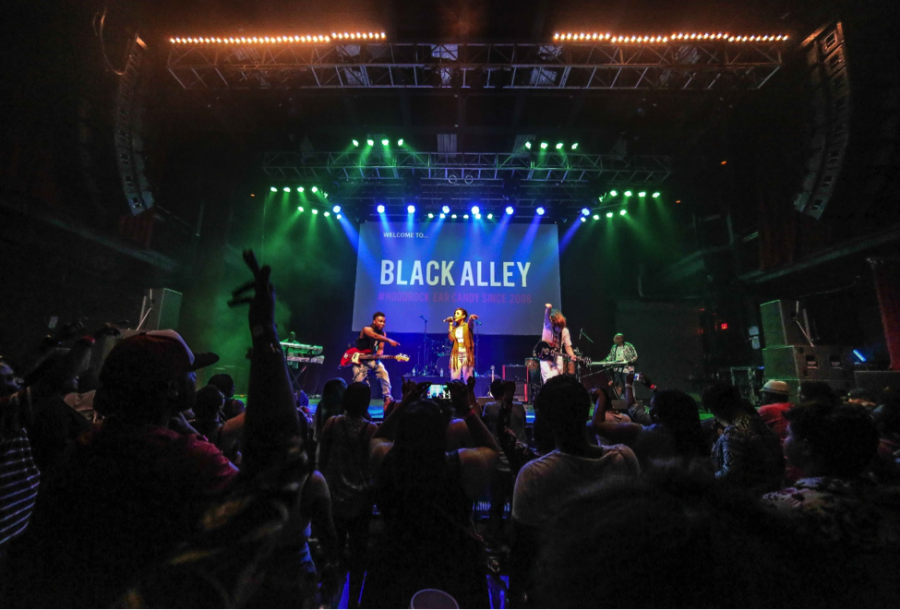 Hybrid rock/soul band Black Alley opens a big show in its hometown tonight: Holiday Jam at Verizon Center.