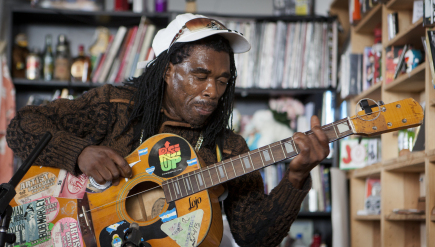 Tiny Desk Concert with Brushy One String.
